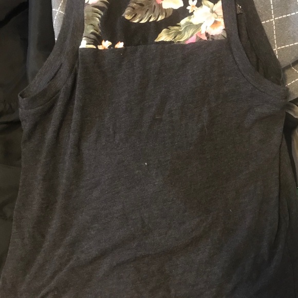 VS PINK TANKTOP - Picture 2 of 2